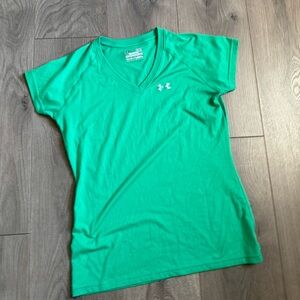 Under Armour Green V-Neck T-Shirt XS Heat Gear